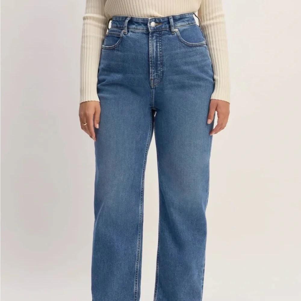 Everlane ‘The Curvy Way High’ Jean - Picture 2 of 10